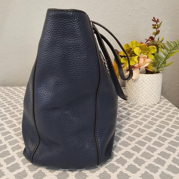 Michael Kors Harper Large Tote – Navy Pebbled Leather | EUC - Picture 5 of 16
